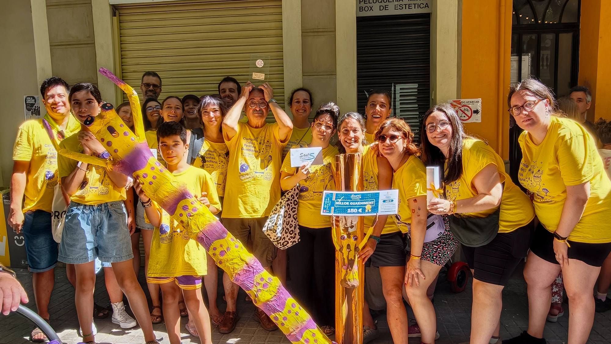 La comissió de festes de Guadiana després de baixar de l'escenari